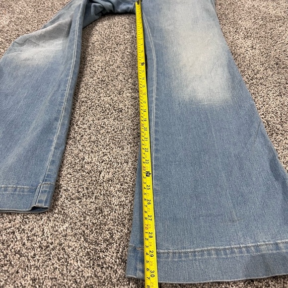 Gap Denim Women’s Light Wash Faded Flare Zip Fly Jeans Size 6 28 R - Picture 3 of 8